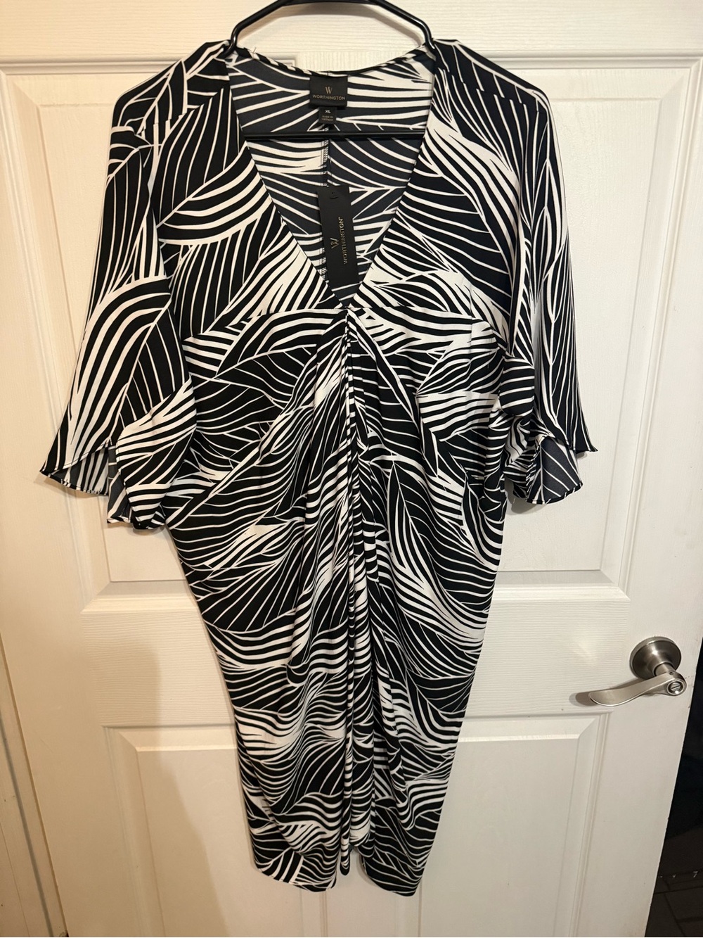 Worthington Black and White Leaf-Print Dress